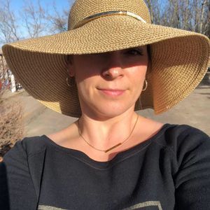 Meet your Posher, Lori